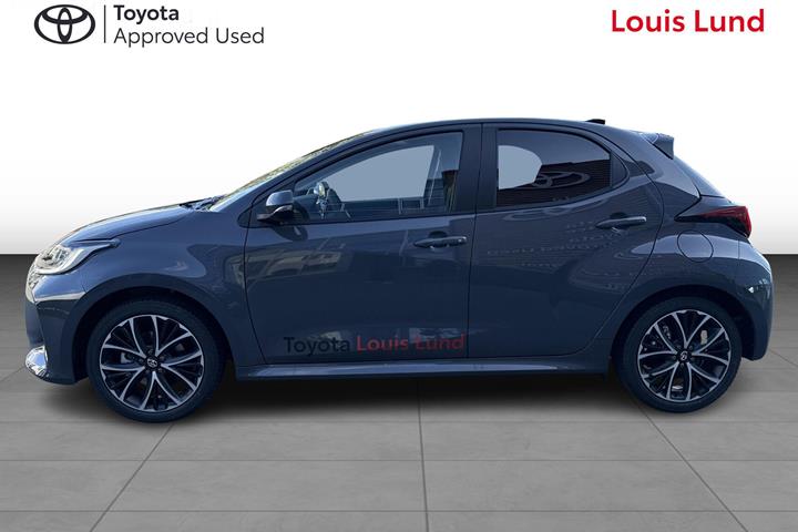 Grå Toyota Yaris fra 2026
