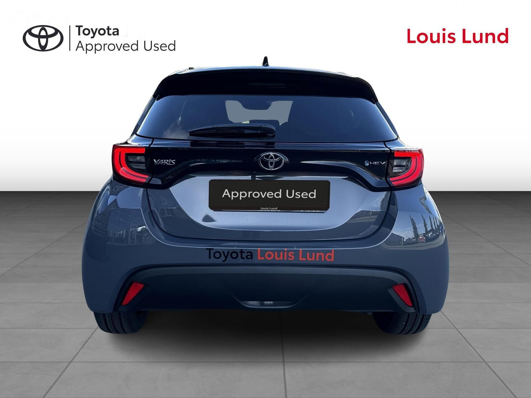 Grå Toyota Yaris fra 2026
