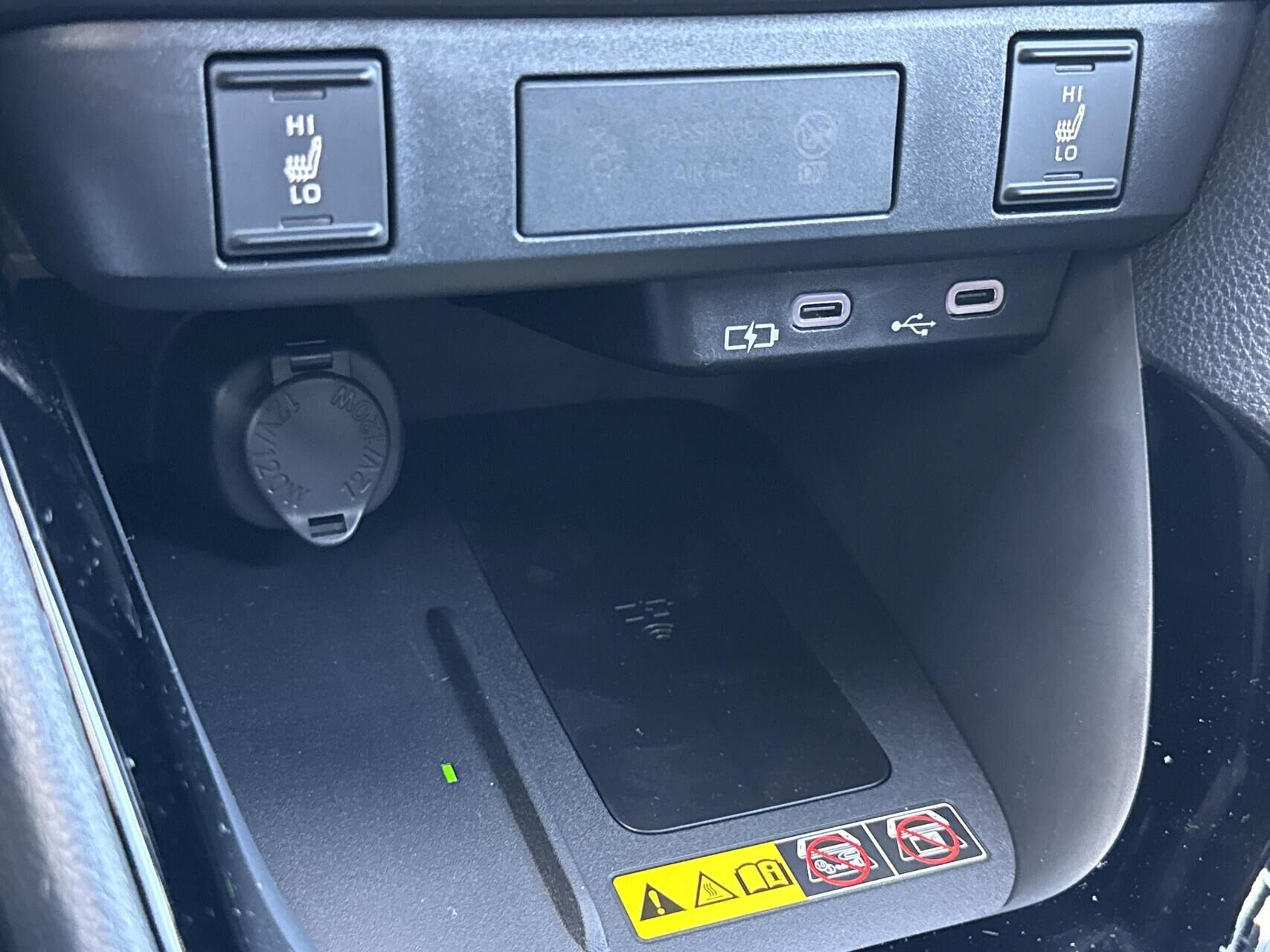 Grå Toyota Yaris fra 2026