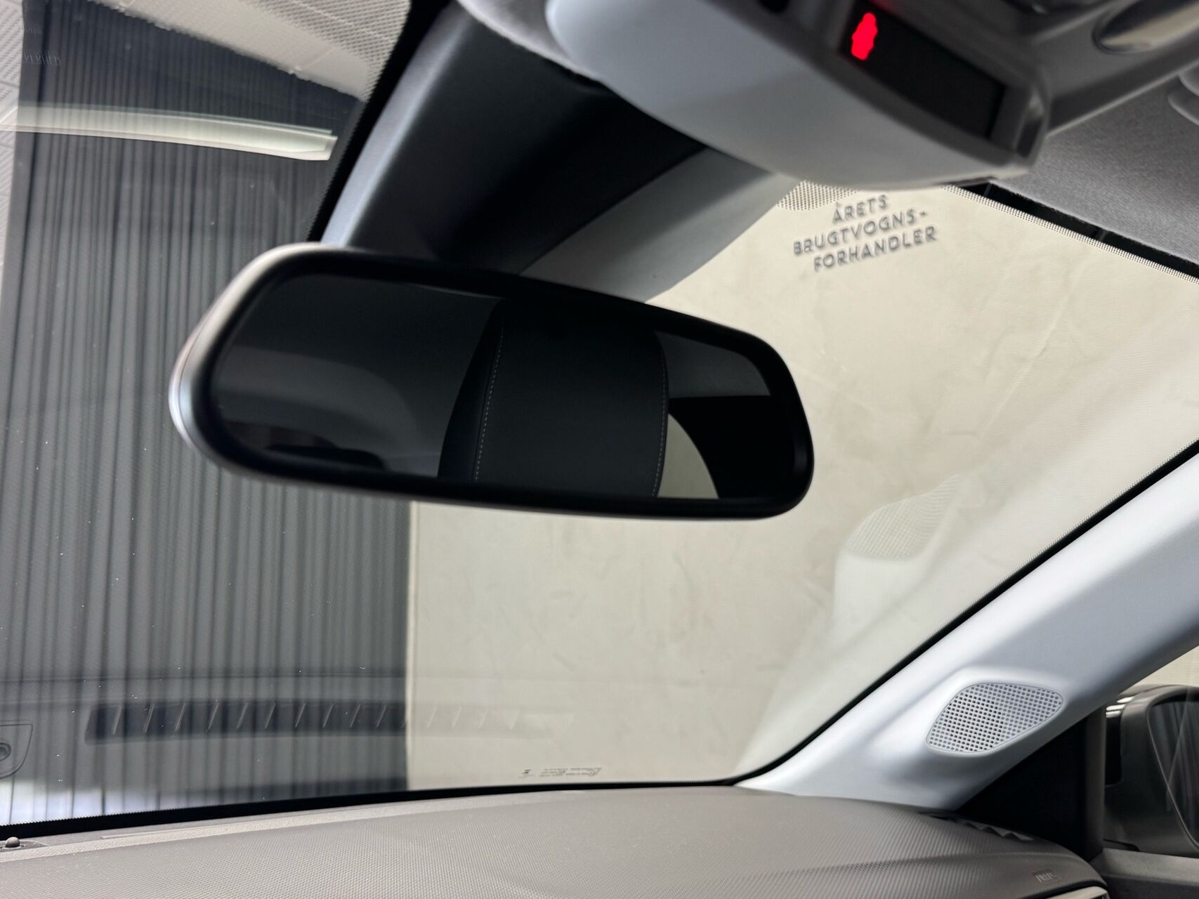 Hvid Opel Corsa-e fra 2023