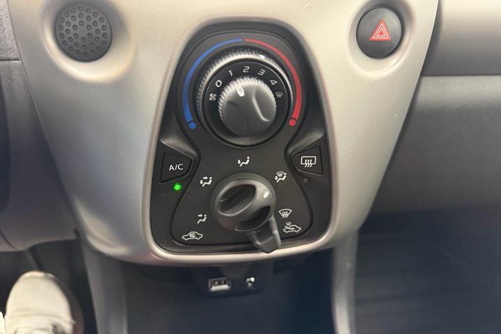 Grå Citroën C1 fra 2018
