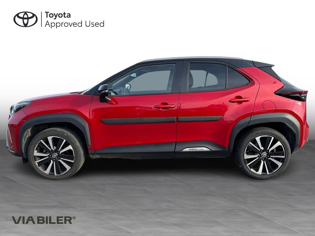 Rød Toyota Yaris Cross fra 2022