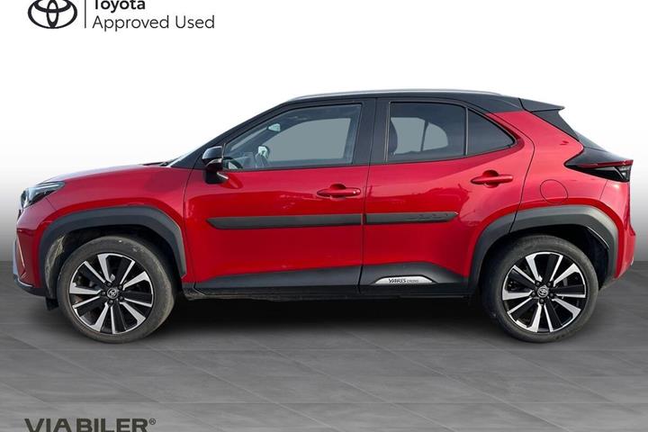 Rød Toyota Yaris Cross fra 2022