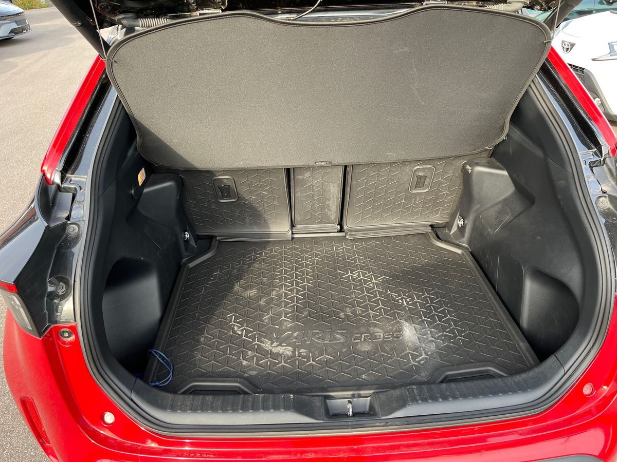 Rød Toyota Yaris Cross fra 2022