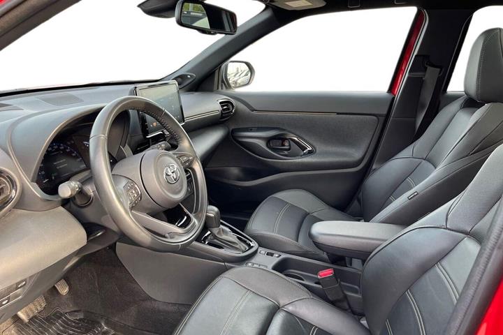 Rød Toyota Yaris Cross fra 2022