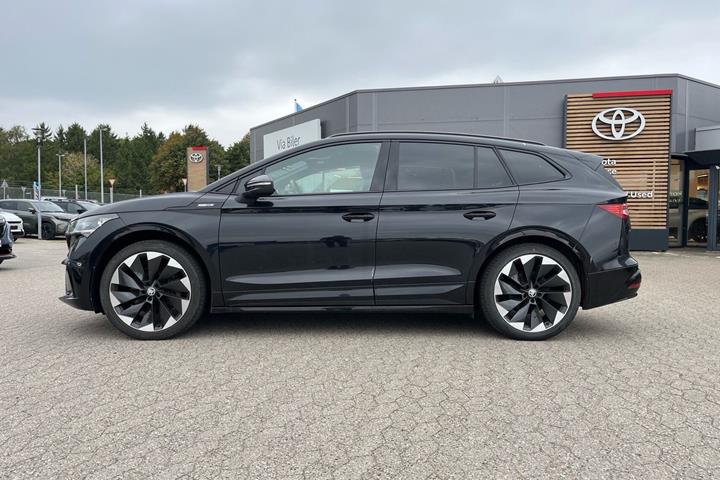 Sort Skoda Enyaq fra 2024