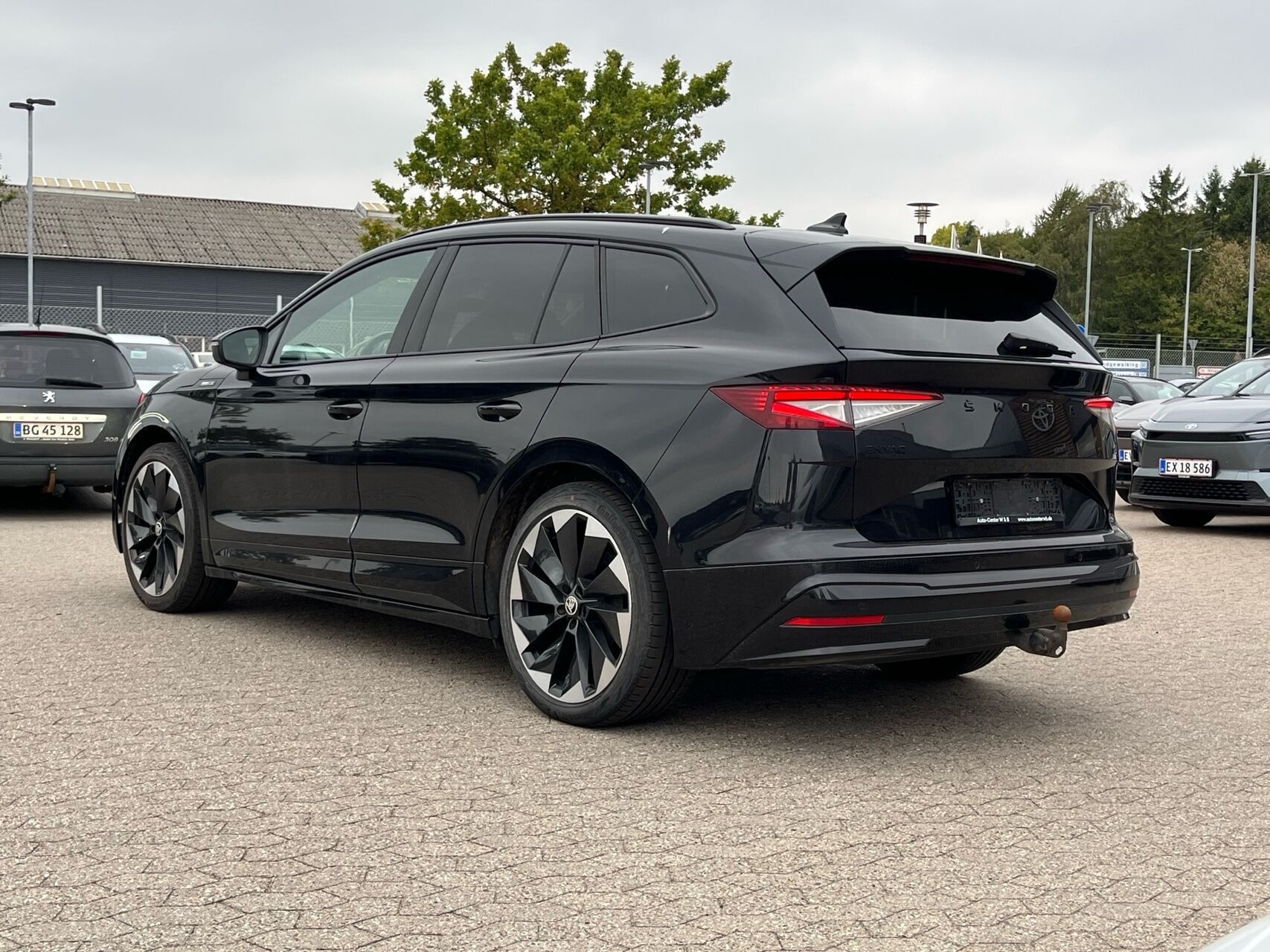 Sort Skoda Enyaq fra 2024