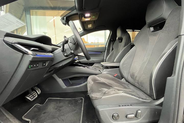Sort Skoda Enyaq fra 2024