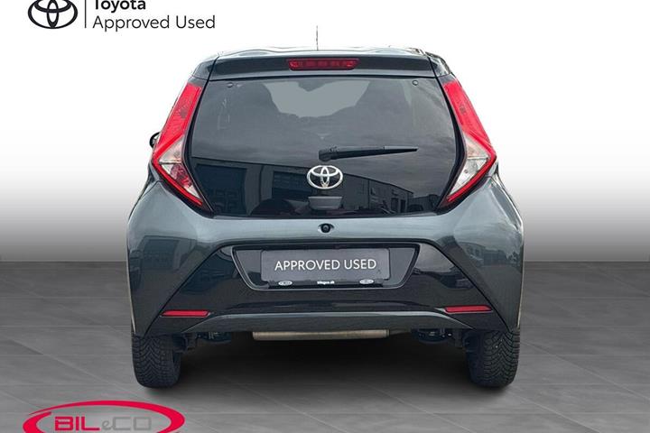 Grå Toyota Aygo fra 2021