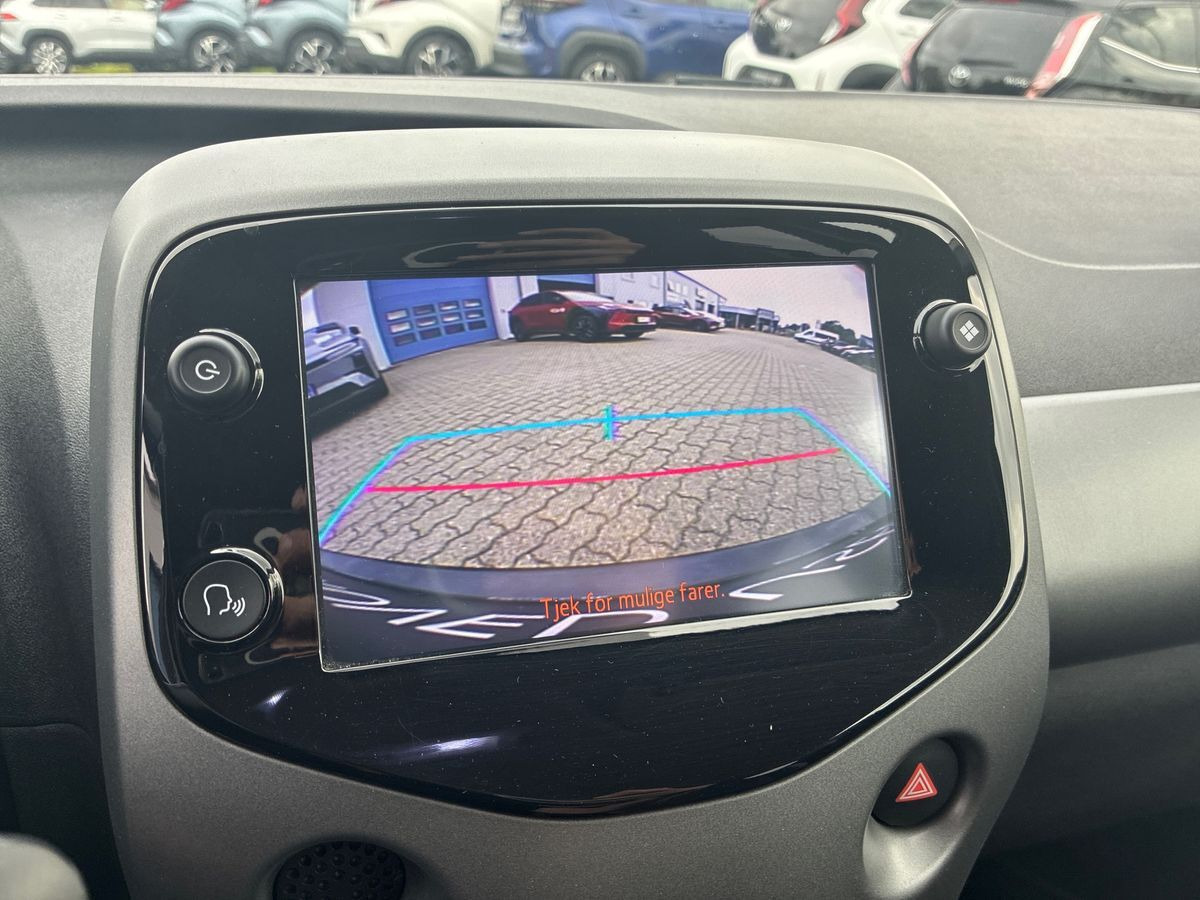 Grå Toyota Aygo fra 2021