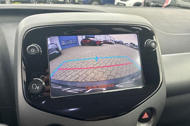 Grå Toyota Aygo fra 2021