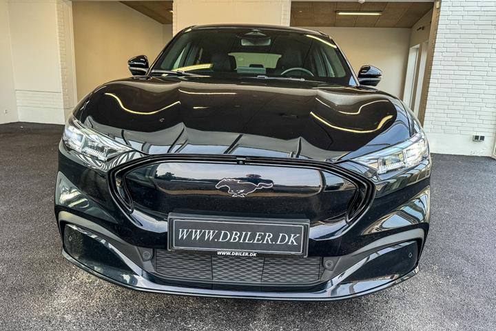 Sort Ford Mustang Mach-E fra 2024