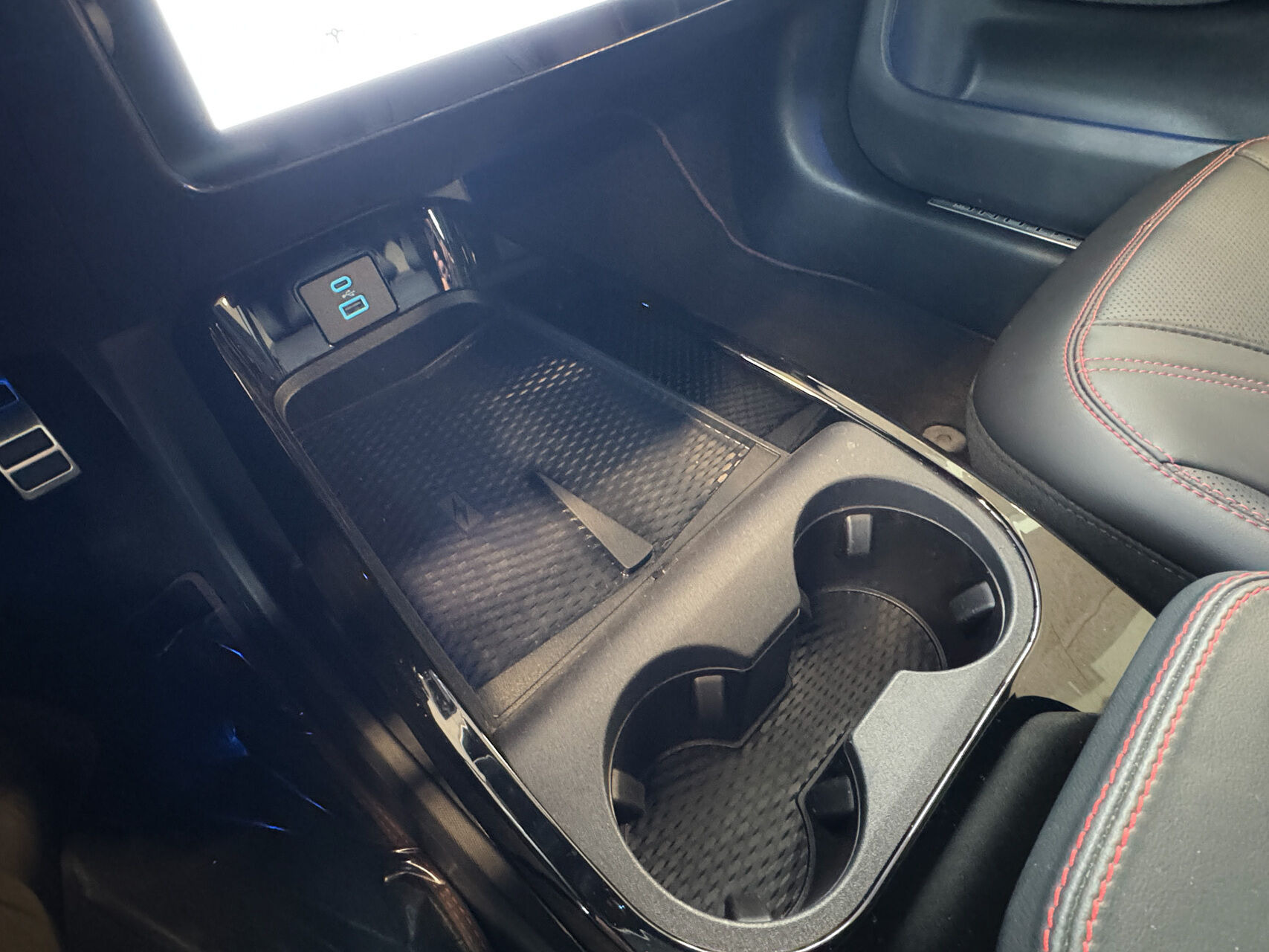 Sort Ford Mustang Mach-E fra 2024