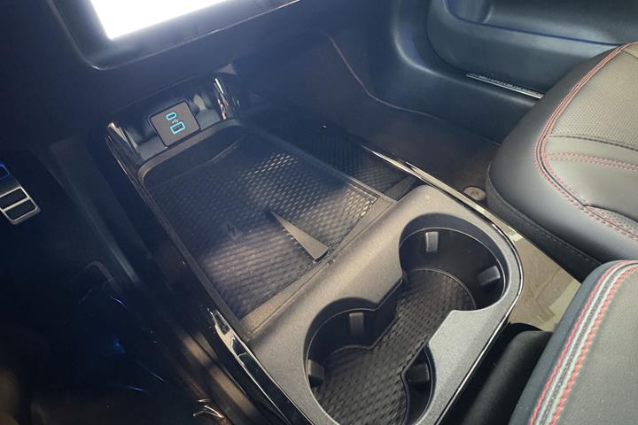 Sort Ford Mustang Mach-E fra 2024