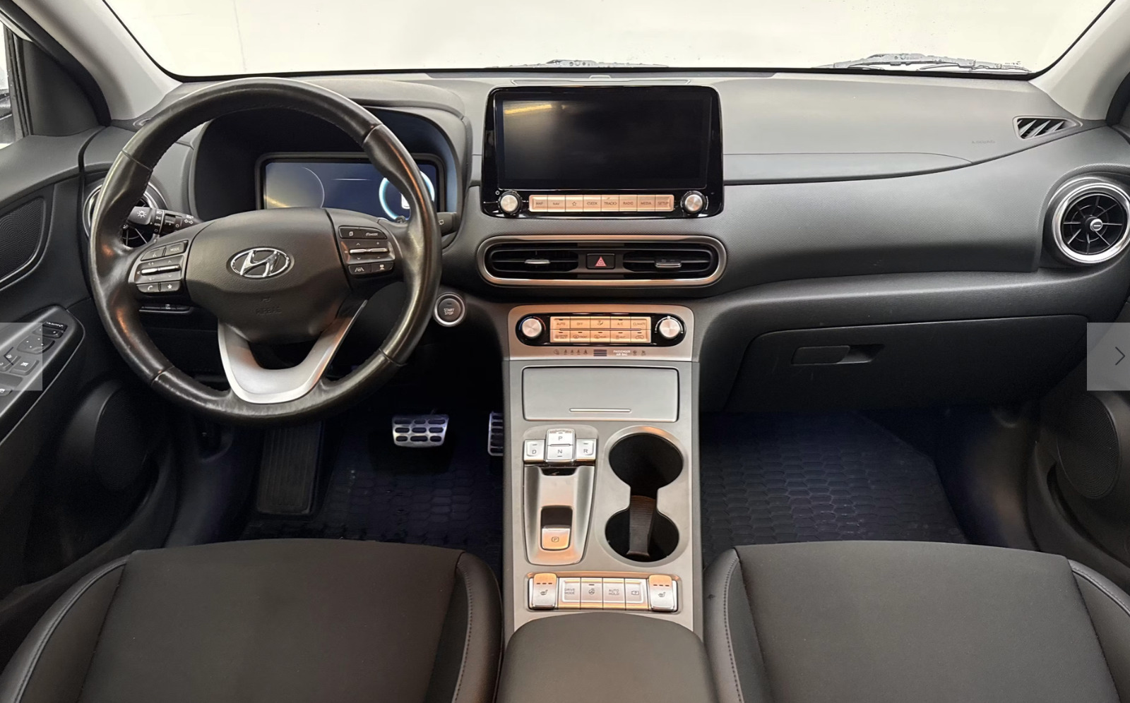 Hvid Hyundai Kona fra 2023