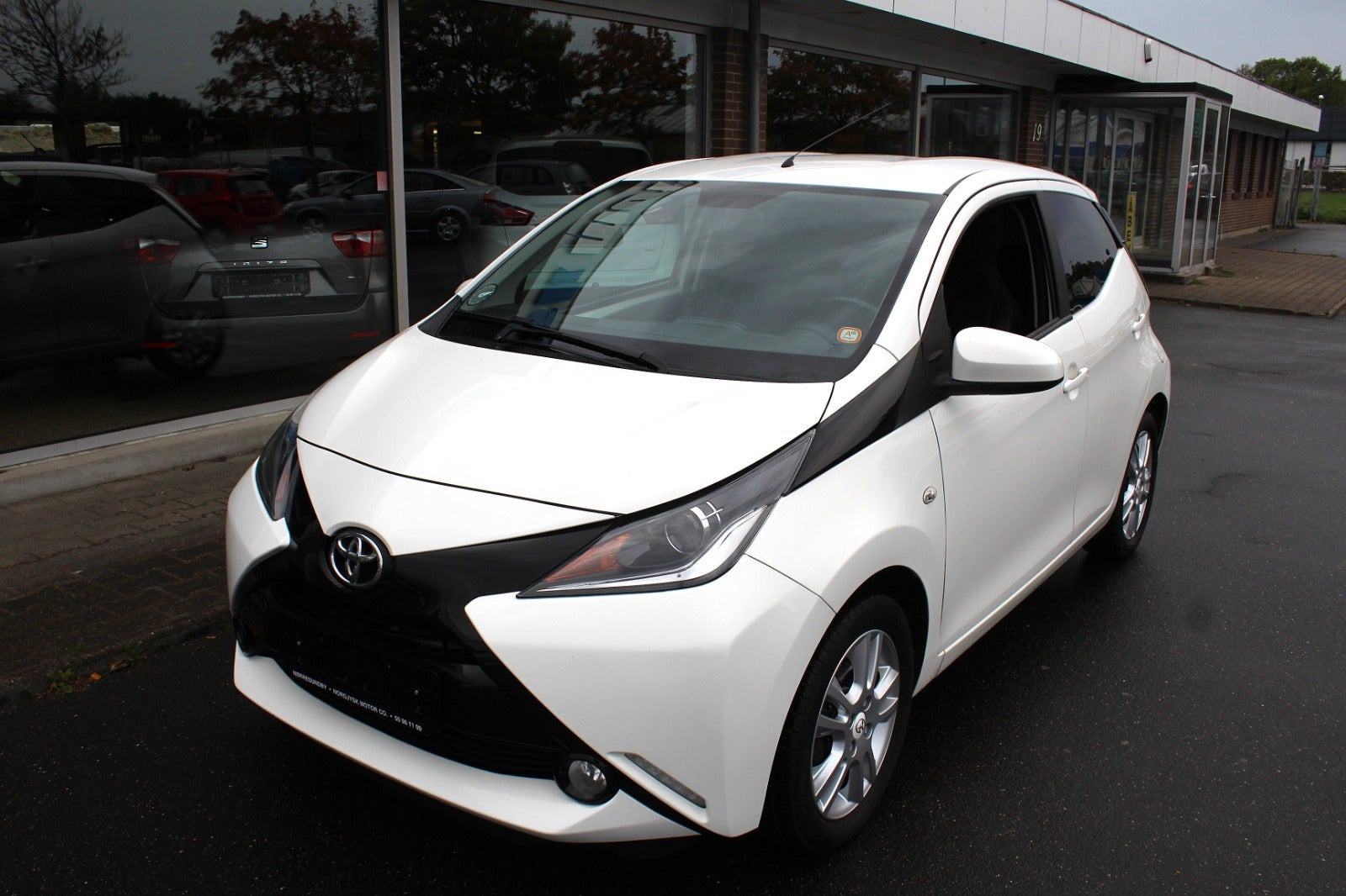 Hvid Toyota Aygo fra 2018