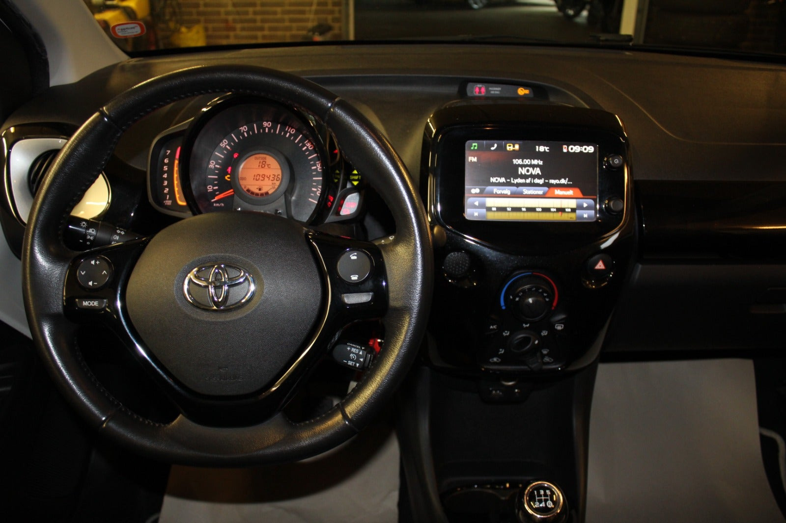 Hvid Toyota Aygo fra 2018