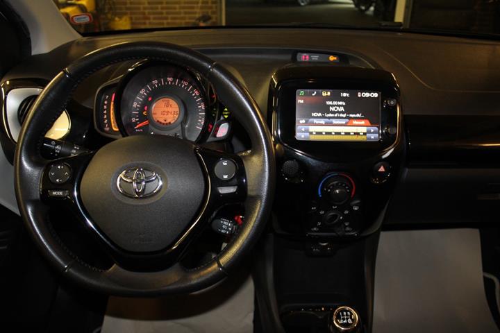 Hvid Toyota Aygo fra 2018