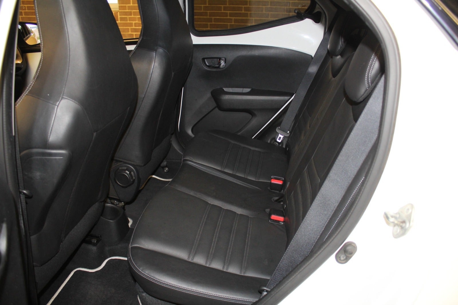 Hvid Toyota Aygo fra 2018