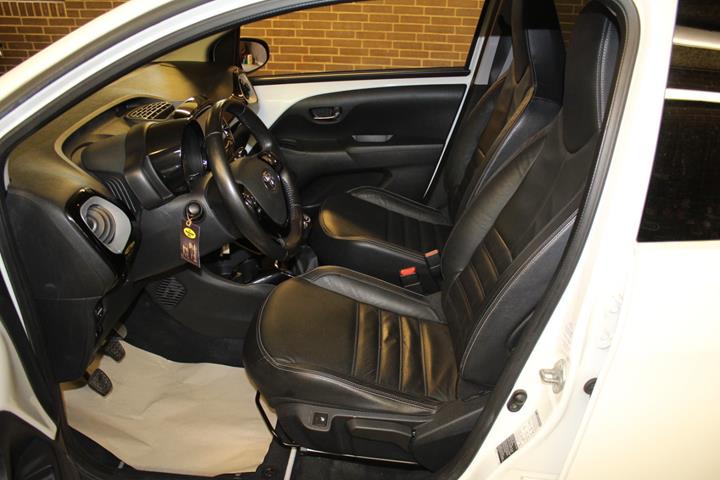 Hvid Toyota Aygo fra 2018