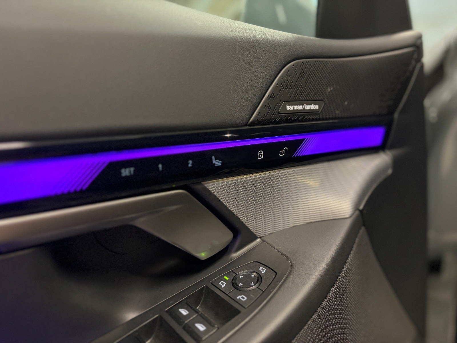 Grå BMW i5 fra 2024