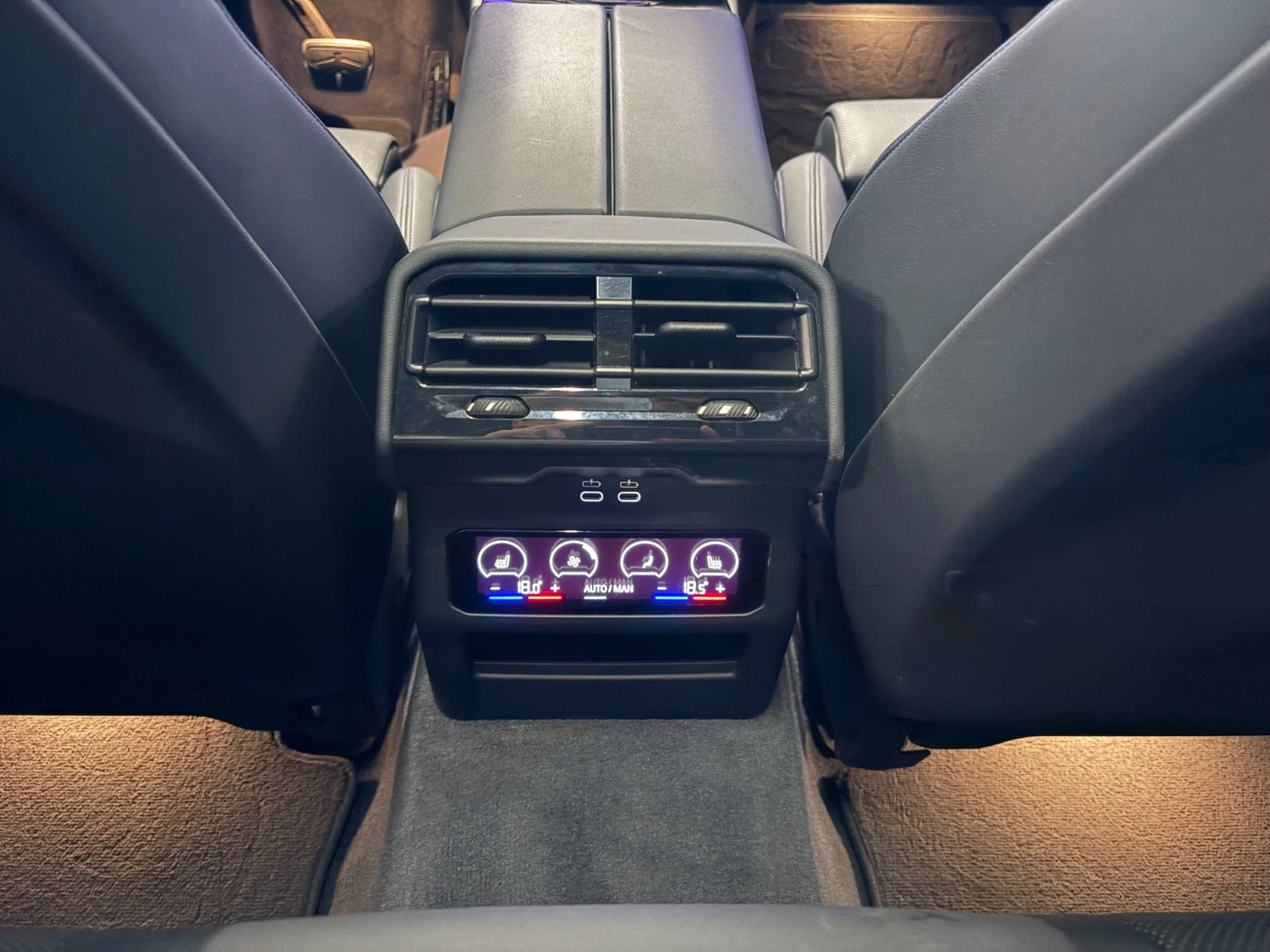 Grå BMW i5 fra 2024