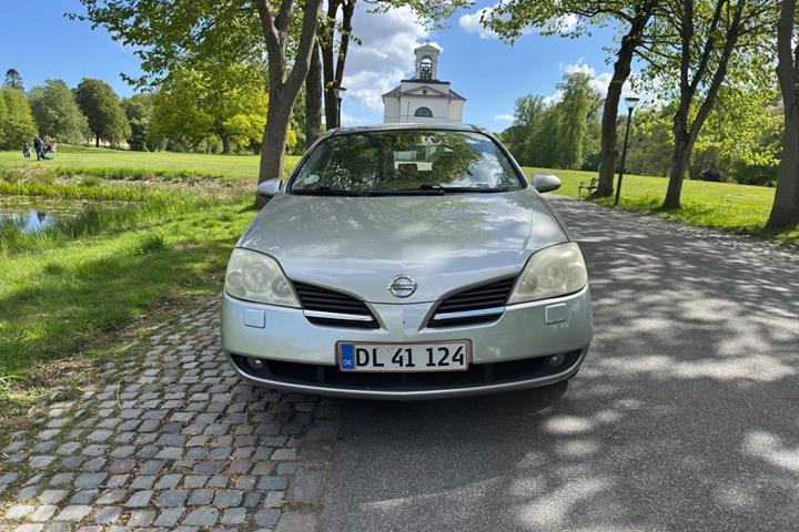 Beige Nissan Primera fra 2006