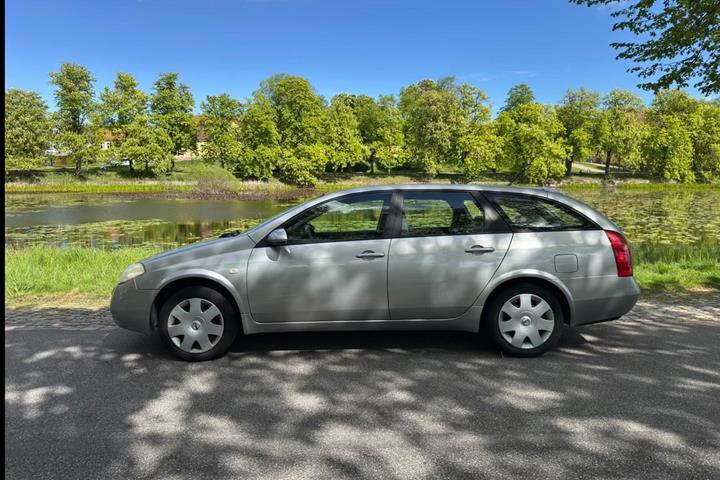Beige Nissan Primera fra 2006
