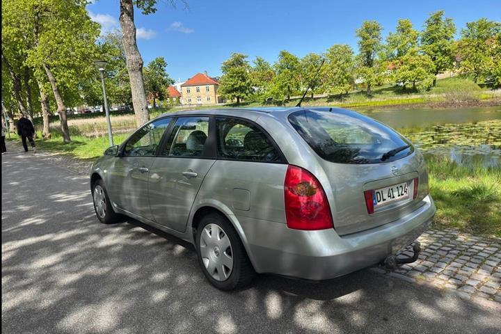 Beige Nissan Primera fra 2006