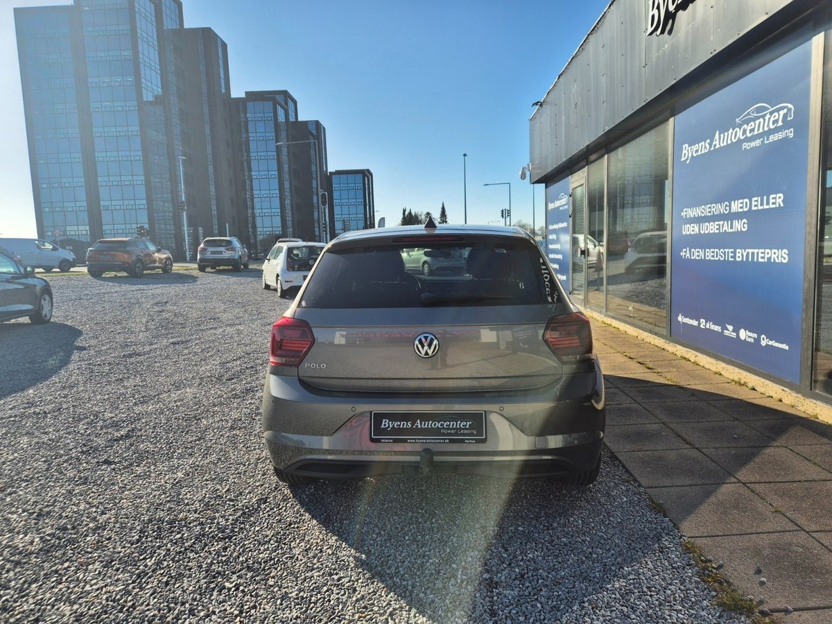 Grå VW Polo fra 2018