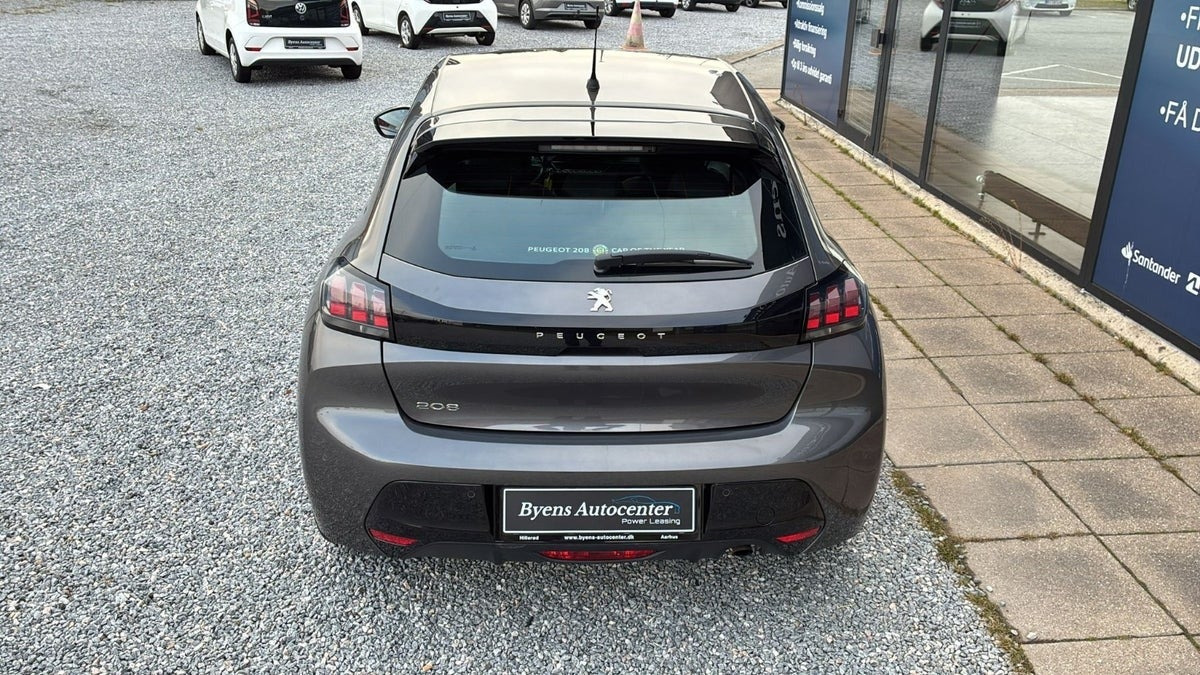 Grå Peugeot 208 fra 2020