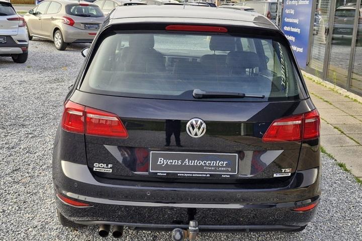 Sort VW Golf Sportsvan fra 2015