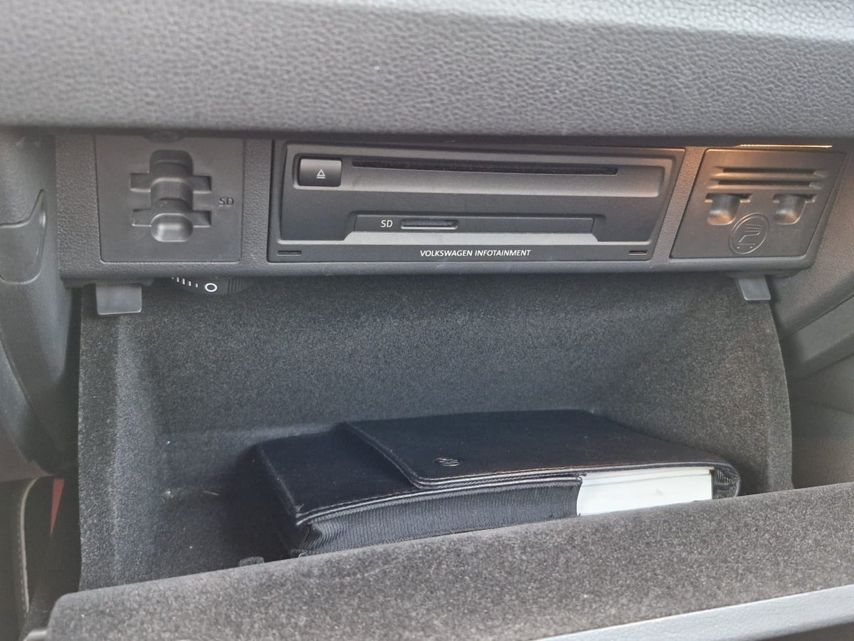 Sort VW Golf Sportsvan fra 2015