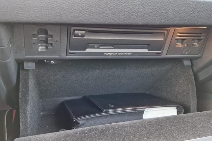 Sort VW Golf Sportsvan fra 2015