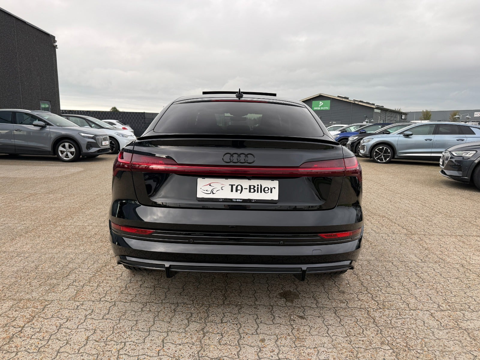 Sort Audi e-tron fra 2022