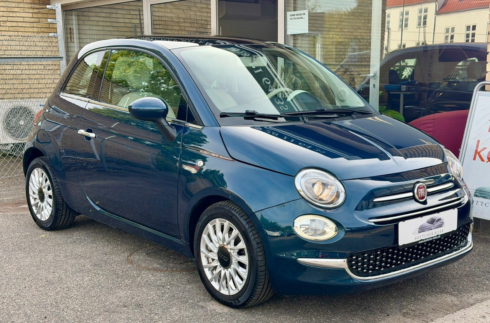 Blå Fiat 500 fra 2015