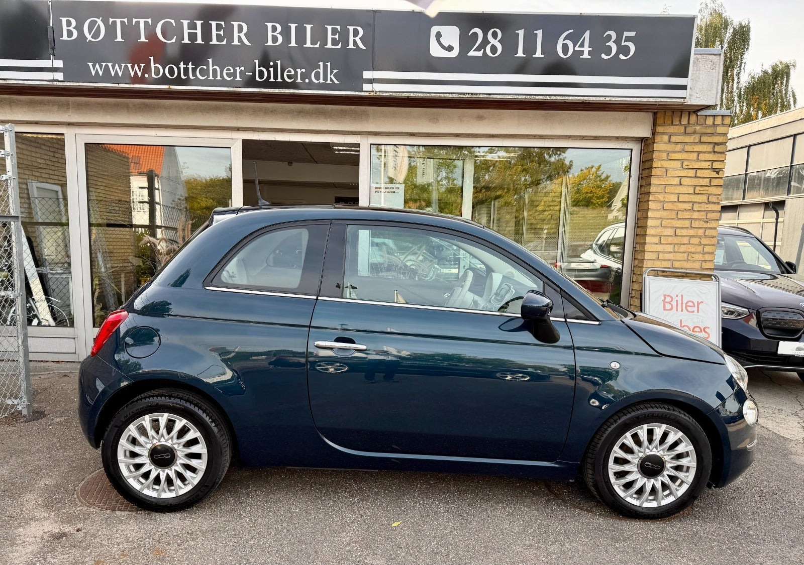 Blå Fiat 500 fra 2015