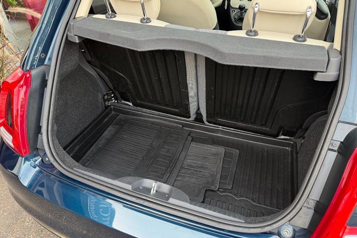 Blå Fiat 500 fra 2015