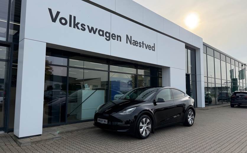 Tesla Model Y Long Range AWD