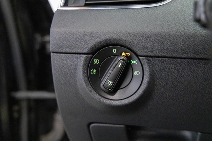 Sort Skoda Octavia fra 2018