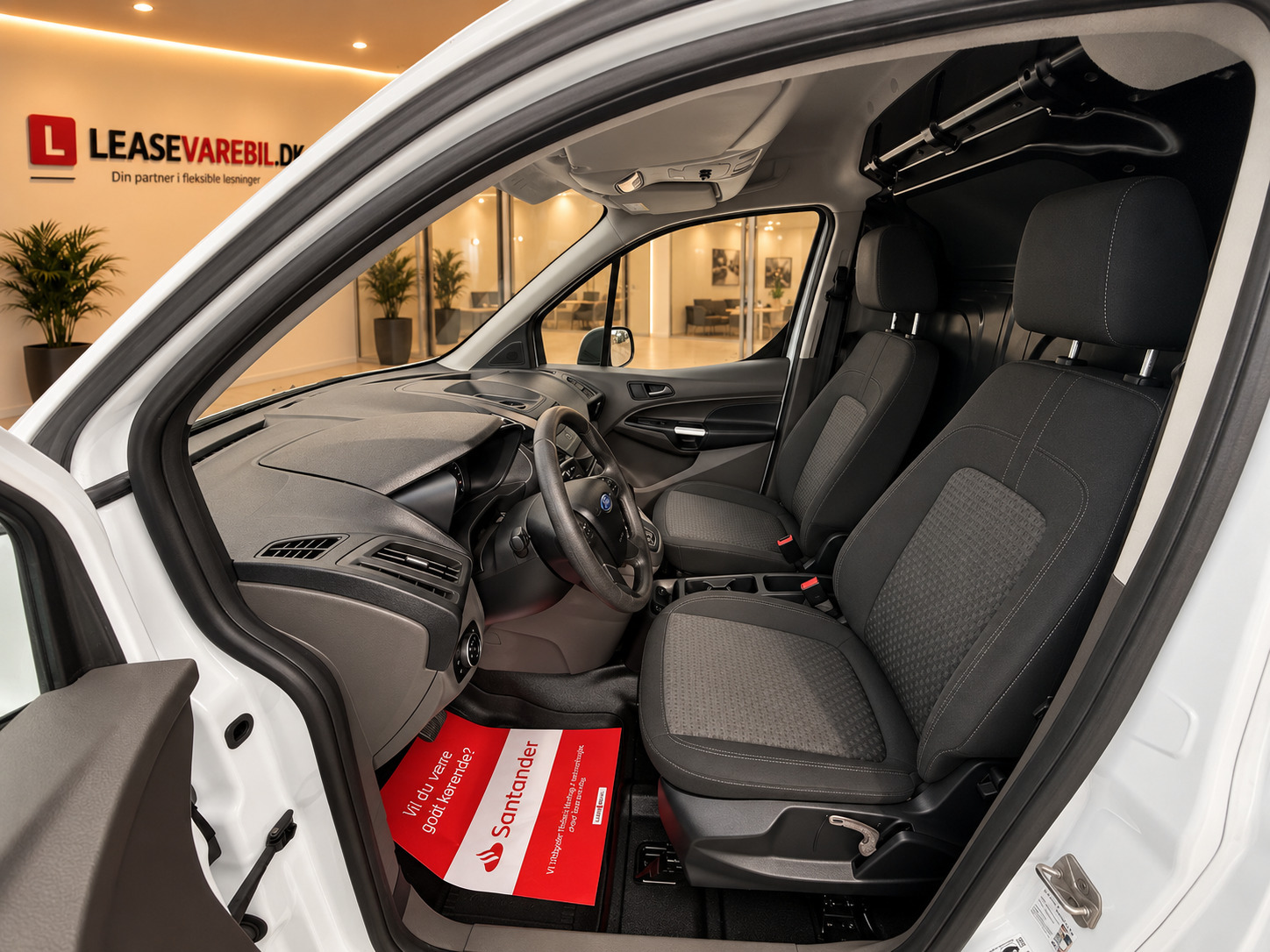 Hvid Ford Transit Connect fra 2020