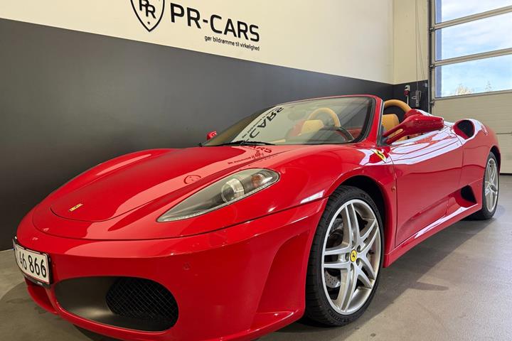 Rød Ferrari F430 fra 2007