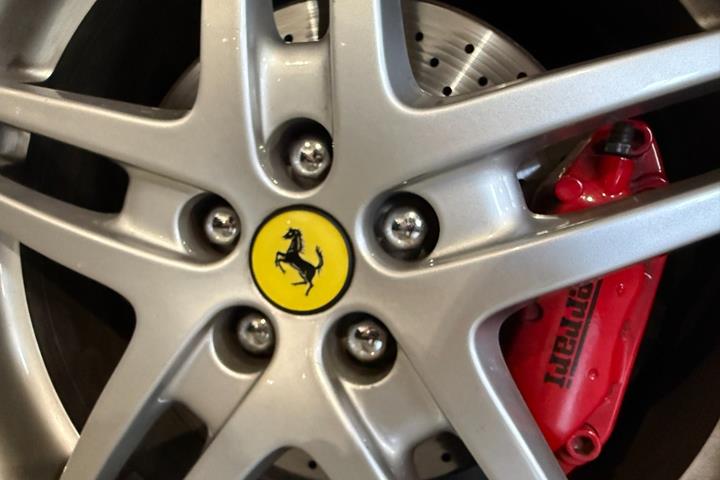 Rød Ferrari F430 fra 2007