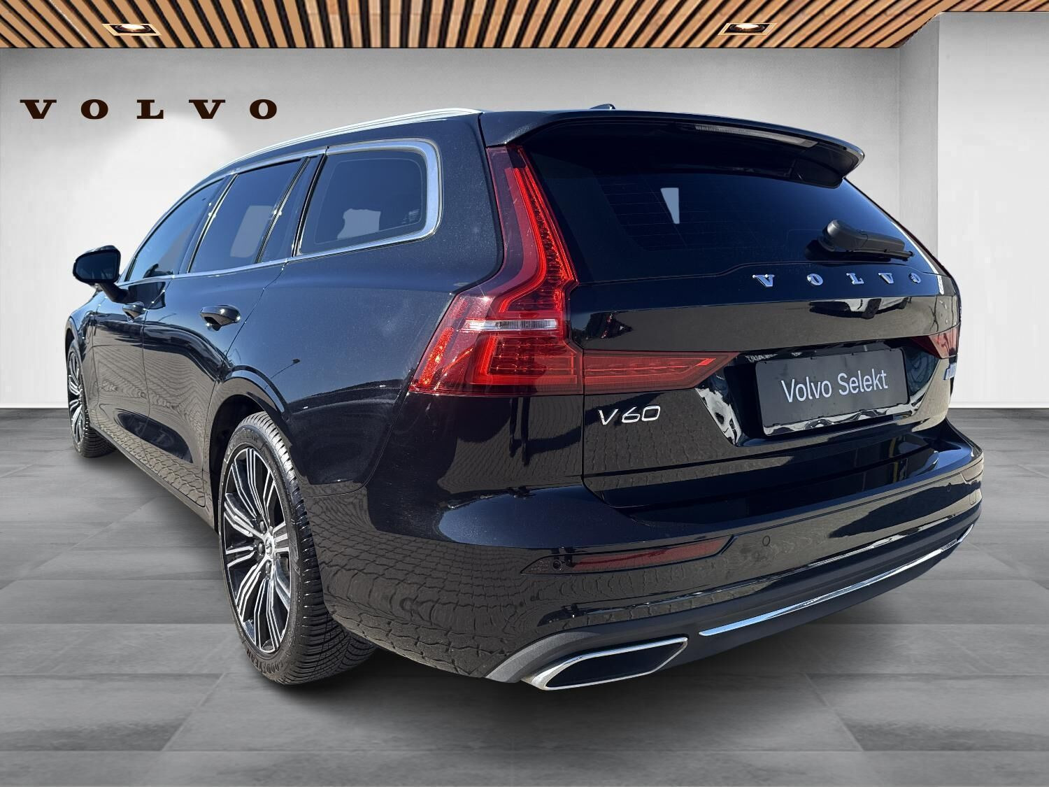 Sort Volvo V60 fra 2022
