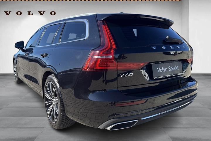 Sort Volvo V60 fra 2022