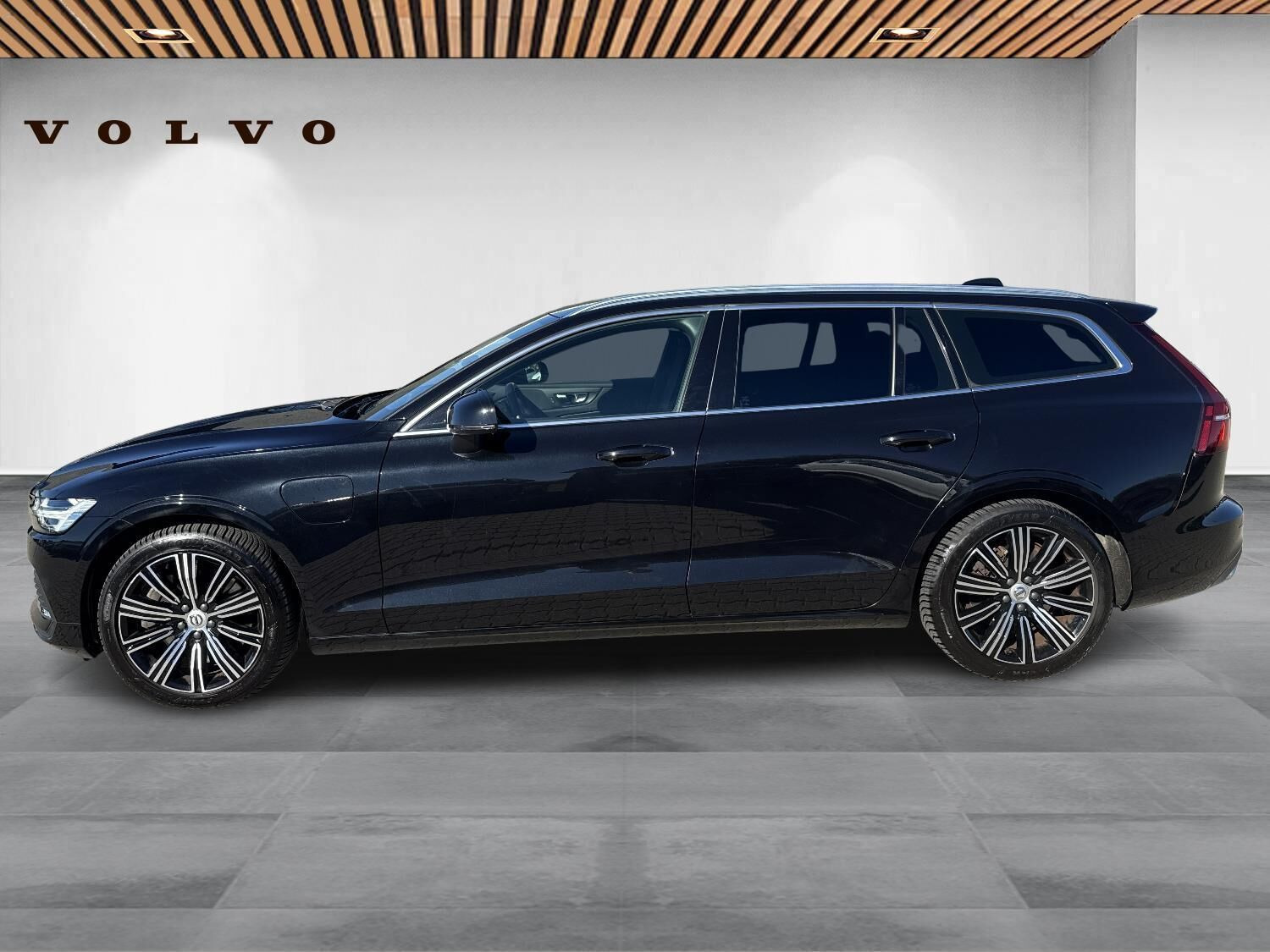 Sort Volvo V60 fra 2022