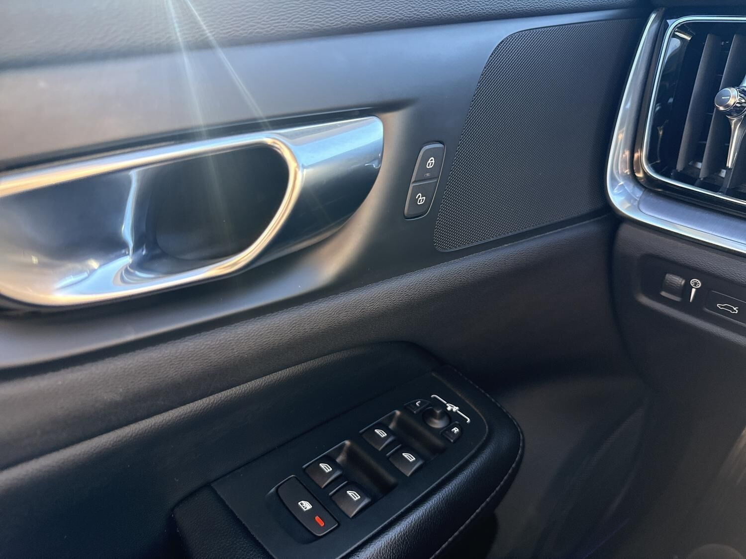 Sort Volvo V60 fra 2022