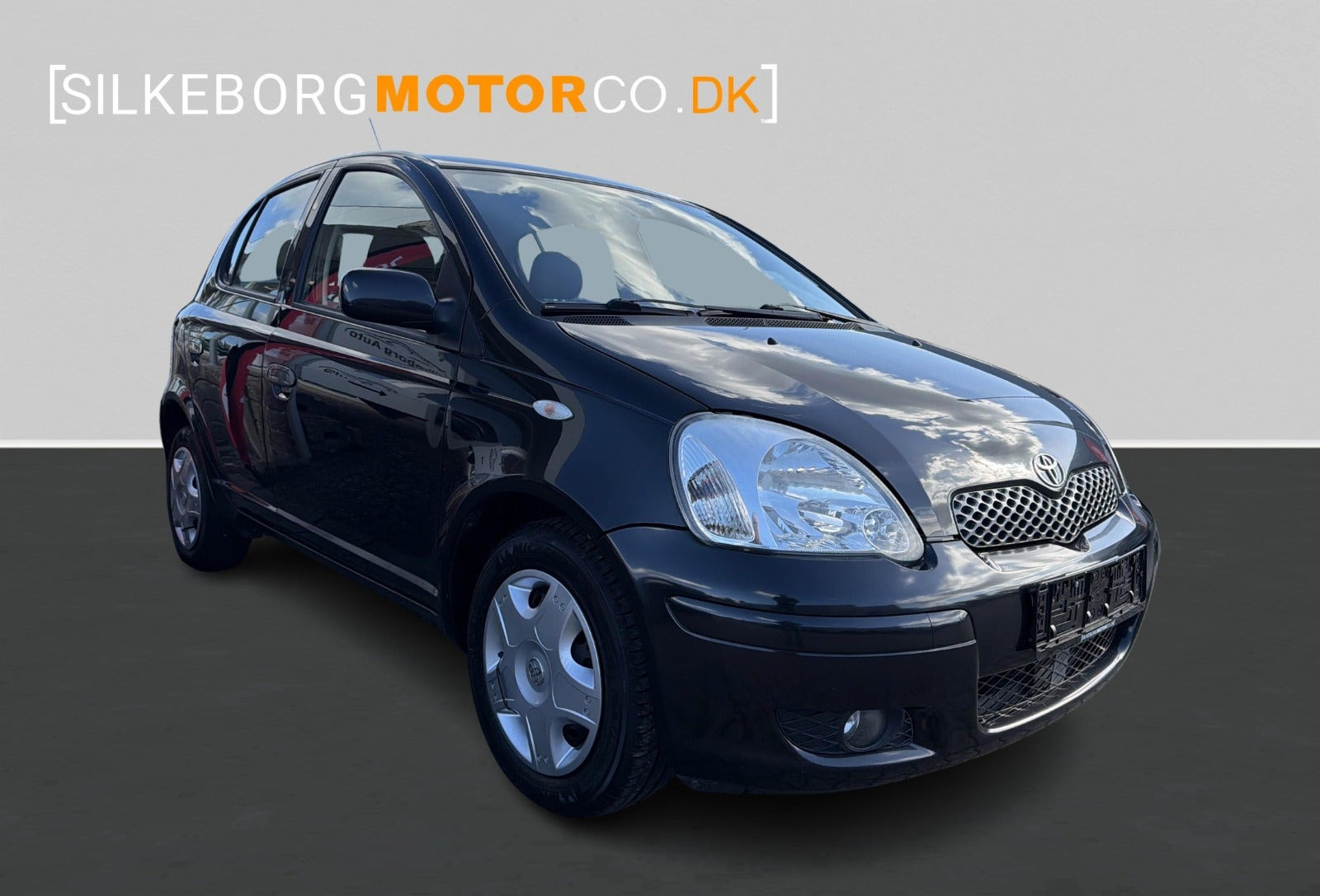 Sort Toyota Yaris fra 2006