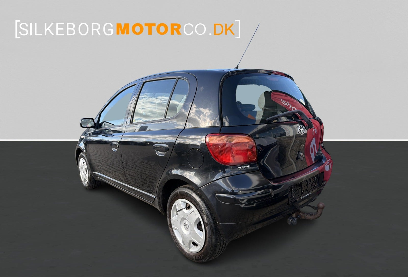 Sort Toyota Yaris fra 2006