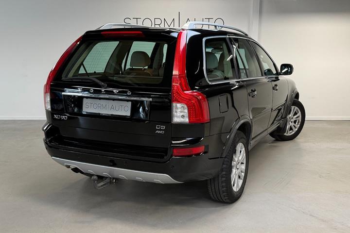 Sort Volvo XC90 fra 2014